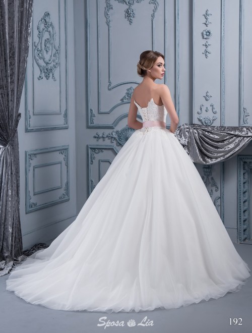 https://www.sposa-lia.com/images/stories/virtuemart/product/192       (3).jpg
